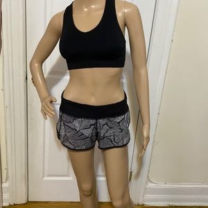 Lulu lemon athetica size 6 🚨🚨🚨🚨🚨🚨